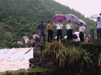 抗洪救災|邵陽書記市長奔赴新寧水廟、黃龍、回龍等地督促抗洪救災工作!最關(guān)心的還是受災群眾!